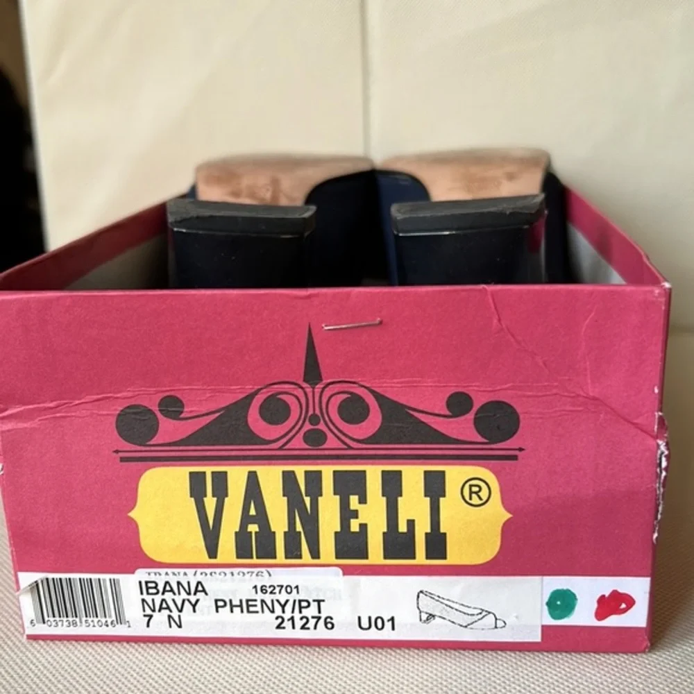Vaneli Vintage Ibana Open-Toe Navy Pump - Picture 6 of 7